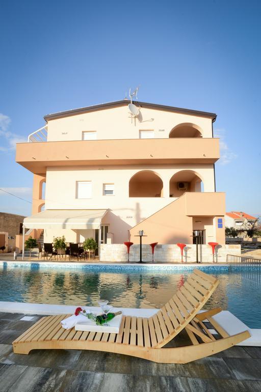 Apartments Julijana Privlaka  Buitenkant foto
