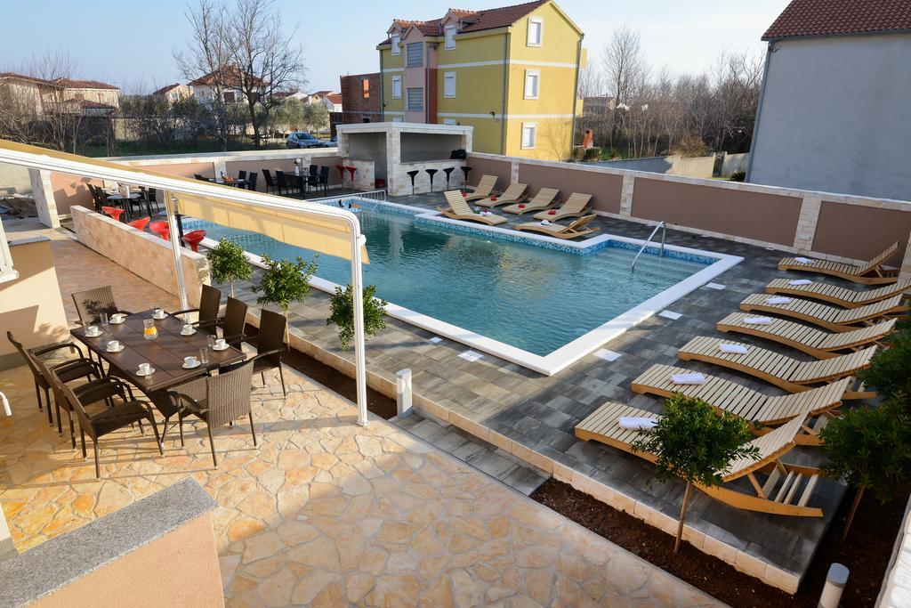 Apartments Julijana Privlaka  Buitenkant foto