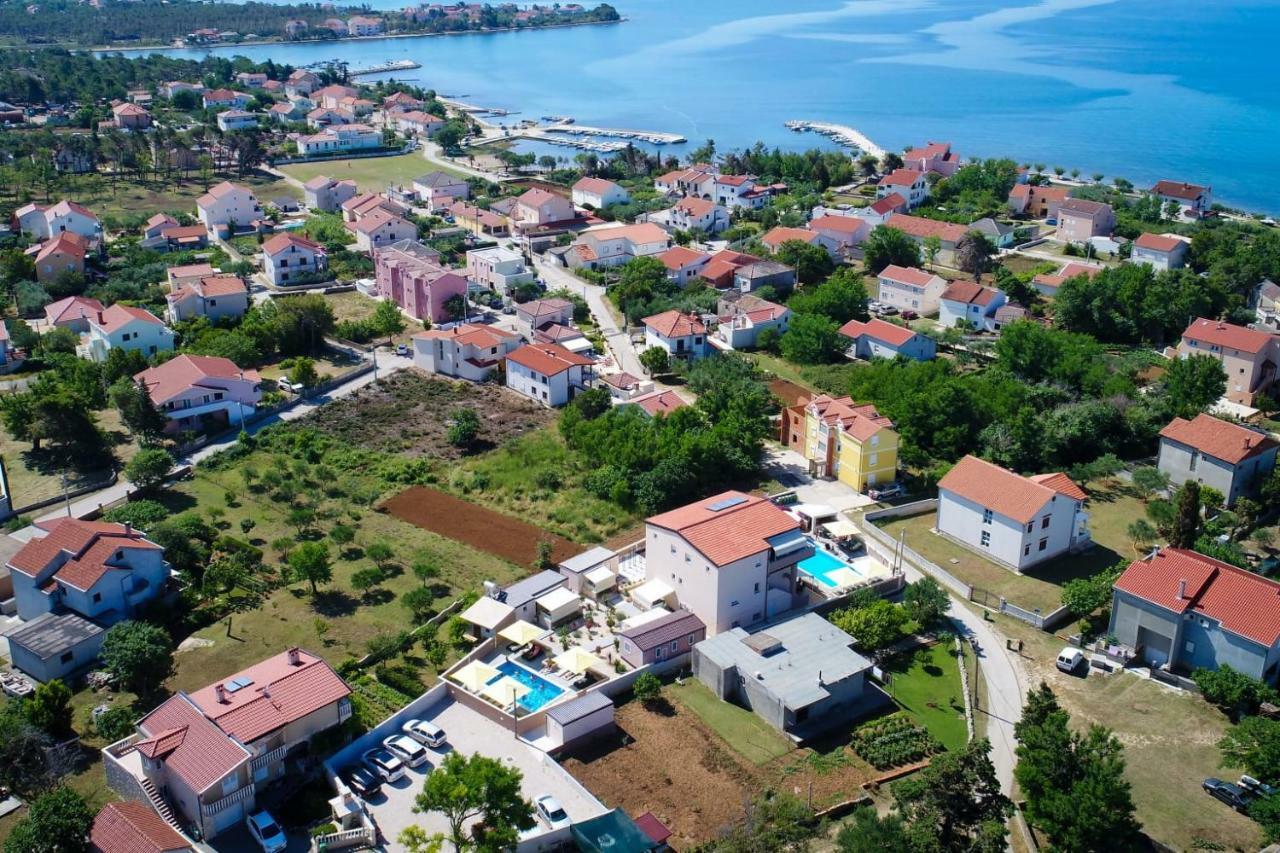 Apartments Julijana Privlaka  Buitenkant foto