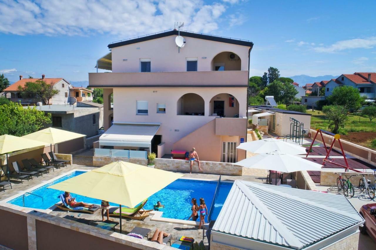 Apartments Julijana Privlaka  Buitenkant foto