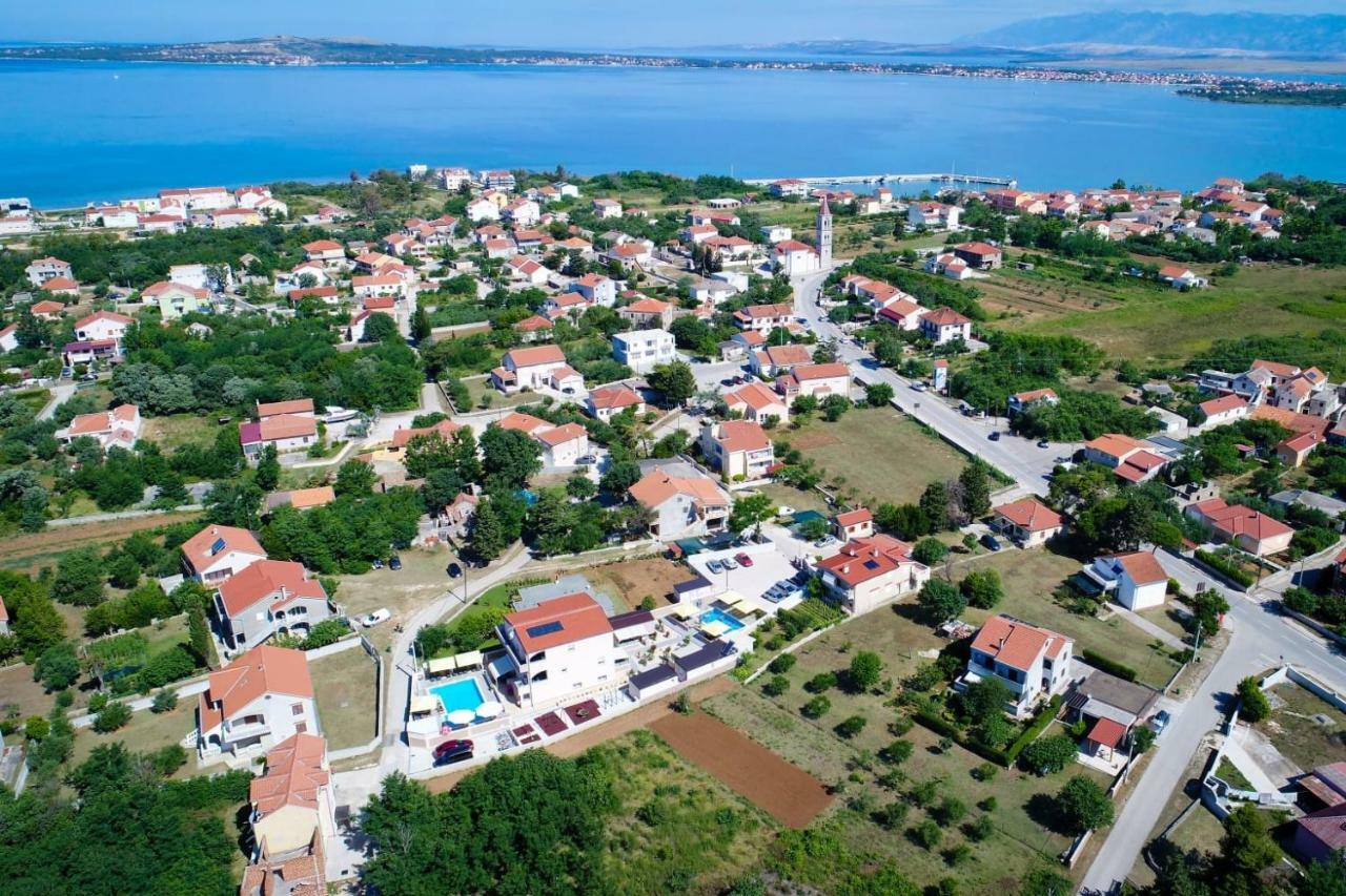 Apartments Julijana Privlaka  Buitenkant foto