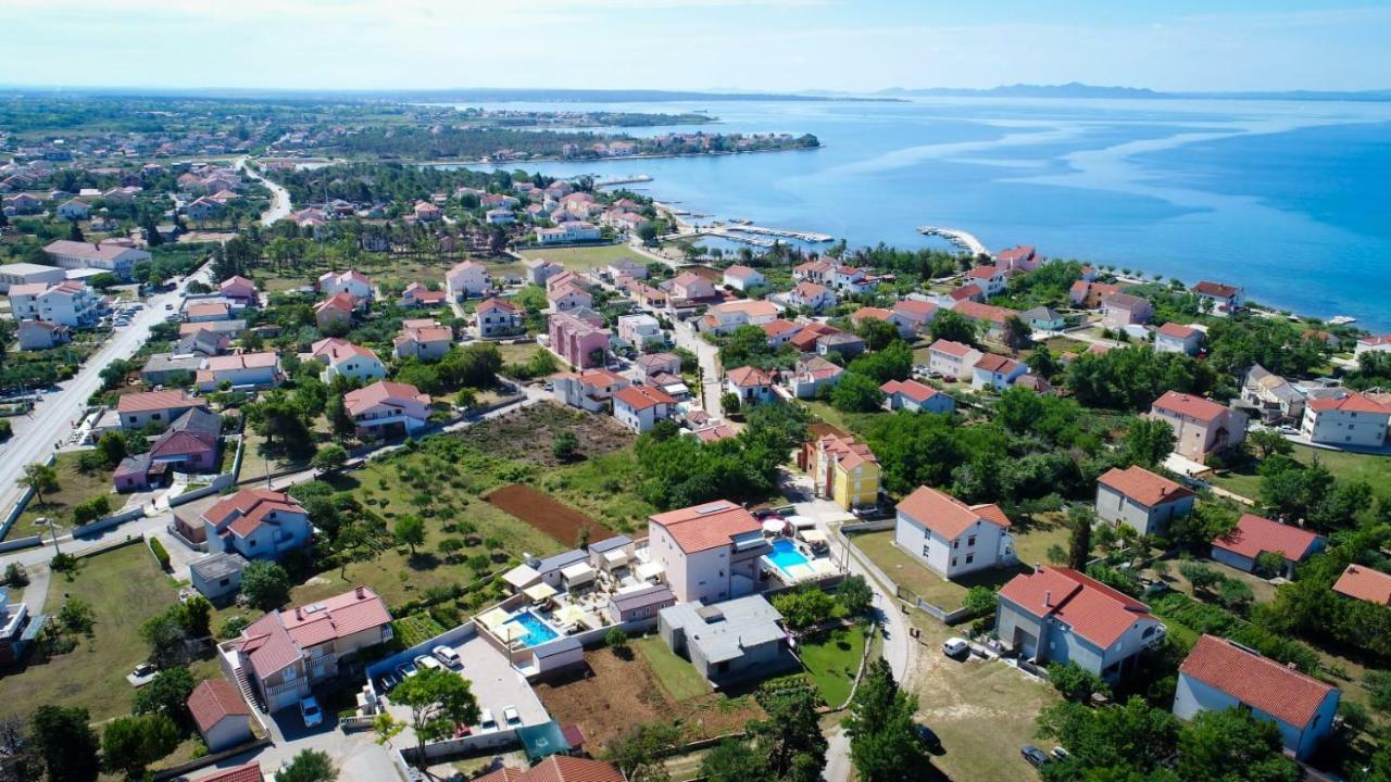 Apartments Julijana Privlaka  Buitenkant foto