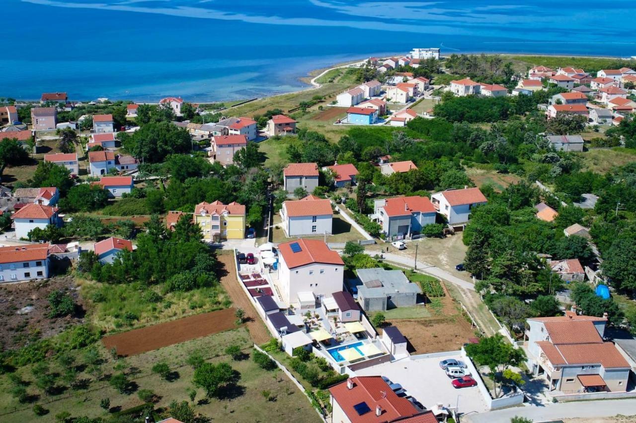 Apartments Julijana Privlaka  Buitenkant foto
