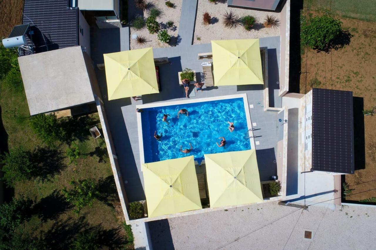 Apartments Julijana Privlaka  Buitenkant foto